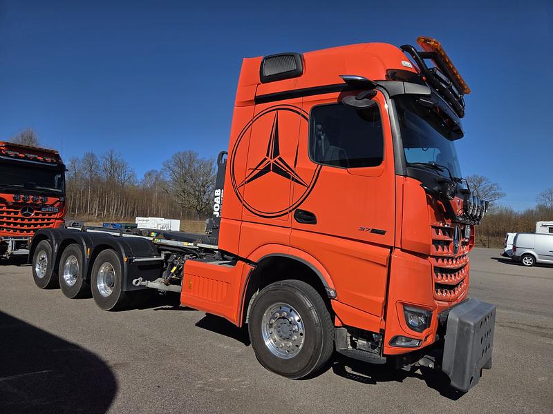 MERCEDES-BENZ AROCS 3758