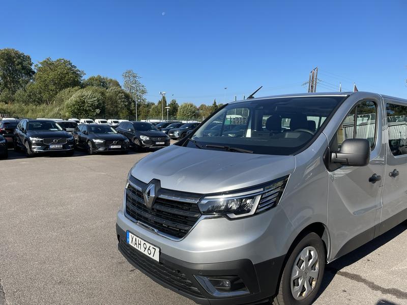 RENAULT TRAFIC