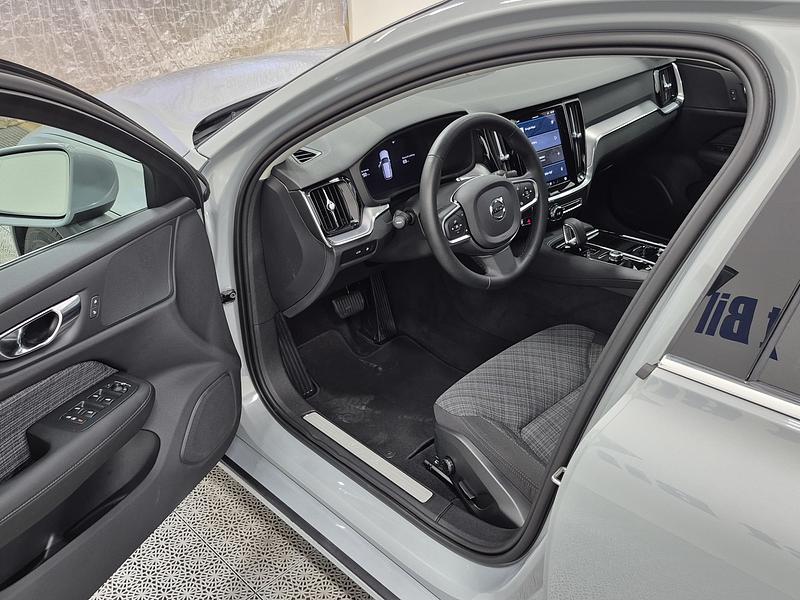 VOLVO V60 T6