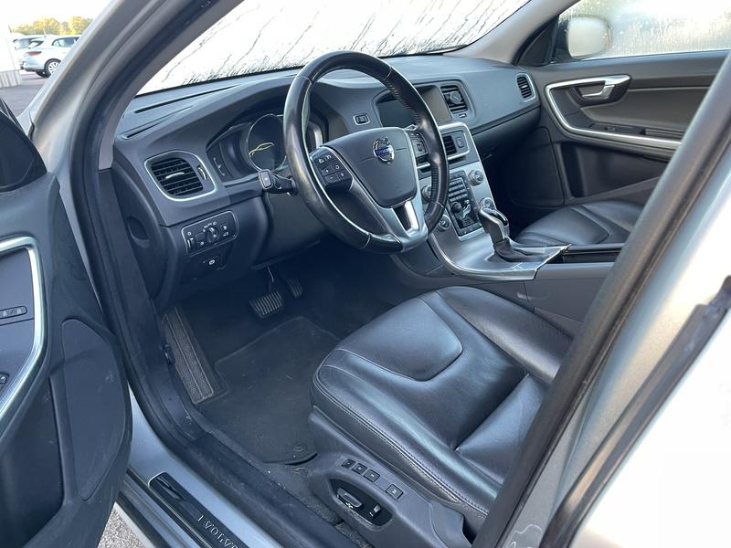 VOLVO V60 CROSS COUNTRY