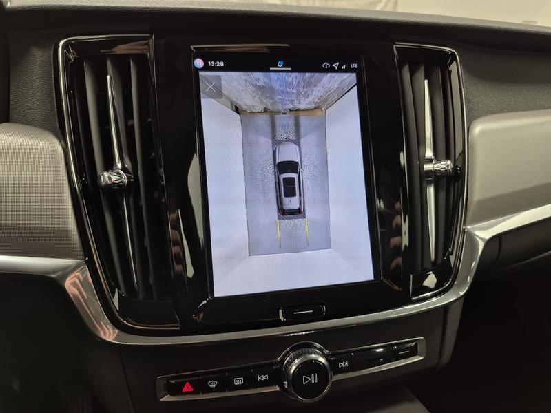 VOLVO V90 T6