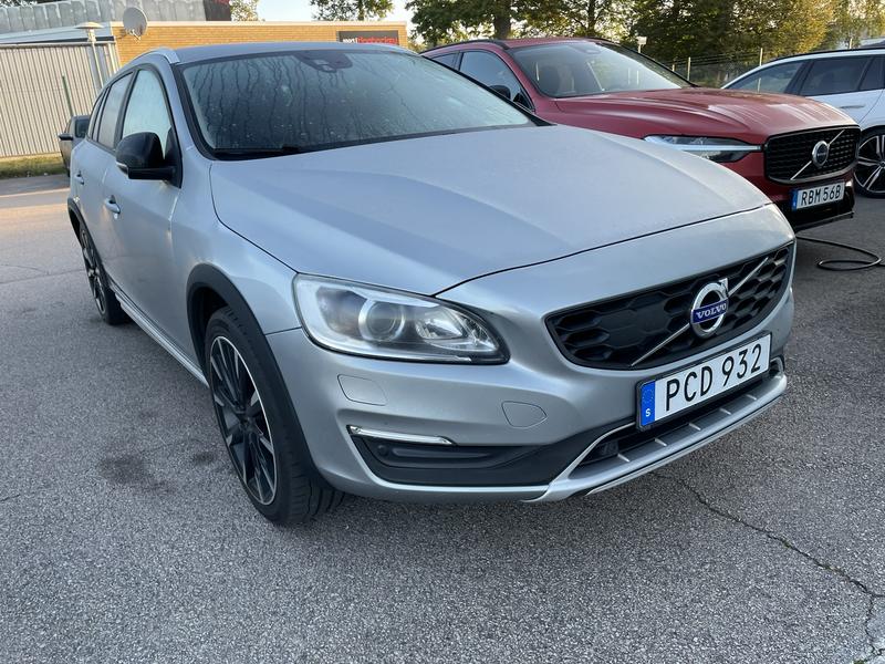 VOLVO V60 CROSS COUNTRY