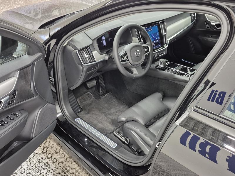 VOLVO V90 T6