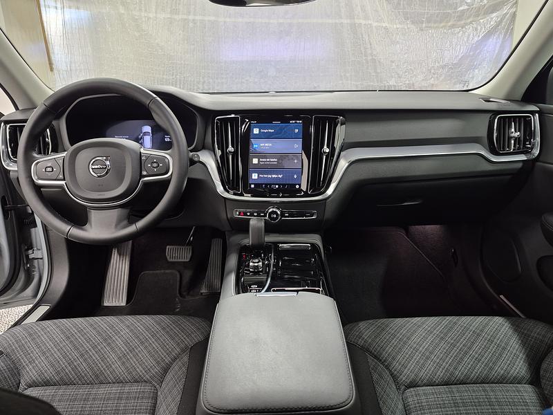 VOLVO V60 T6