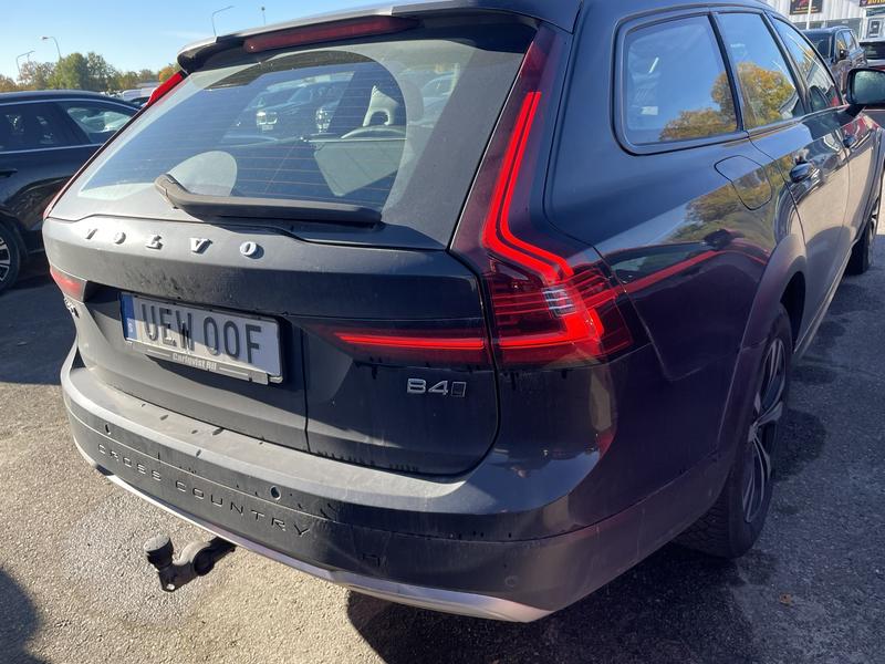 Volvo V90 Cross Country