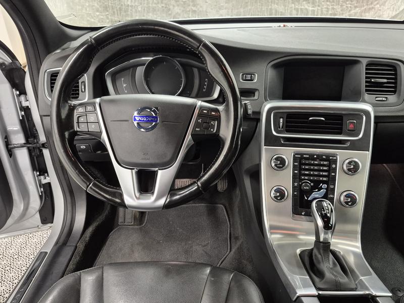 VOLVO V60 CROSS COUNTRY